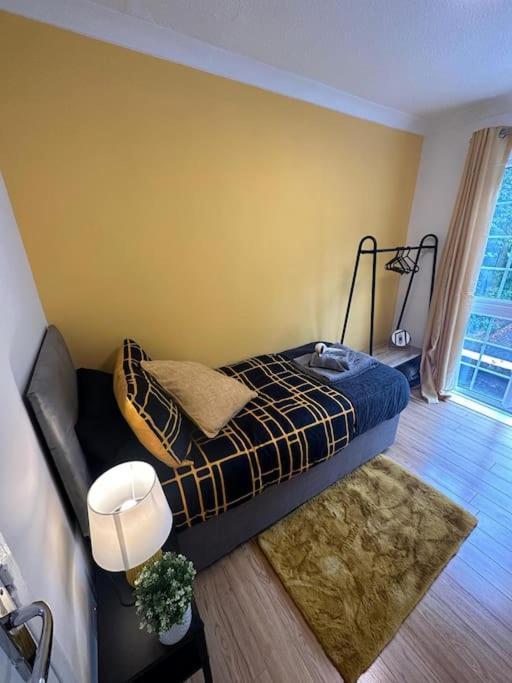 Elegant Room In Stylish House ميلتون كينيز المظهر الخارجي الصورة